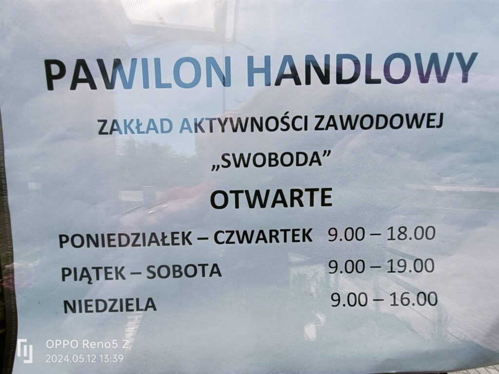 godziny otwarcia pawilonu handlowego