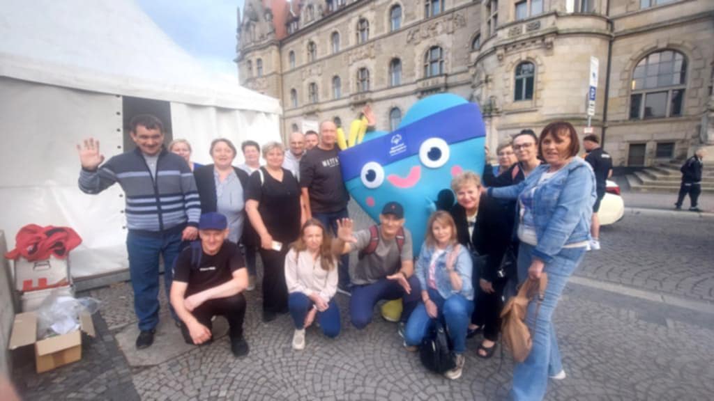 Zdjęcie grupowe pracowników z zakładu ze Swobody i z Słupcy
